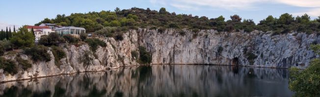 Der Drachenaugensee: Baden, schnorcheln, von Klippen springen